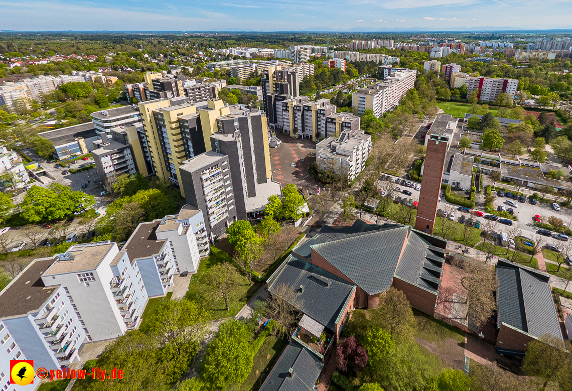 04.05.2023 - Luftbilder vom Marx-Zentrum uns seiner Umgebung in Neuperlach